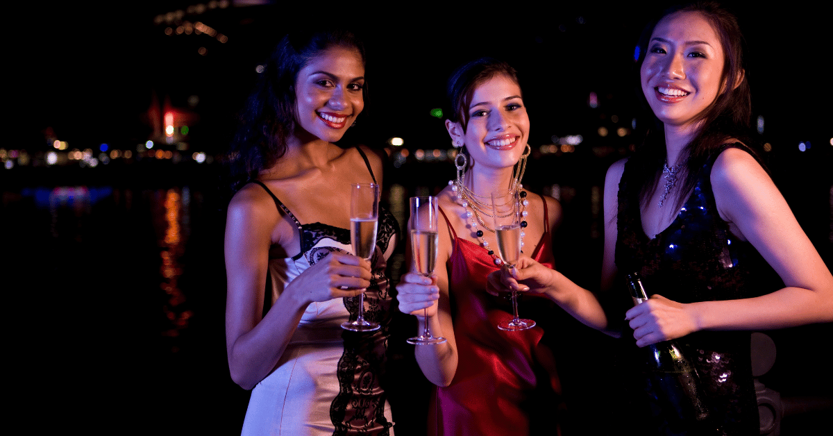 Exquisite Drinks and Shisha at Club Luna